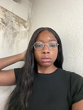 Snapshot of SwissMirelle chatting on 11-08-25, 04:10 SwissMirelle online show from 11-08-25, 04:10