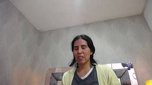GiselaZivic online show from 05-06-26, 07:07