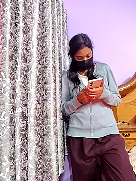 Student12th online show from 12-20-25, 04:54