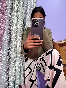 Student12th online show from 11-23-25, 03:49