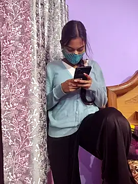 Student12th online show from 11-26-25, 05:02