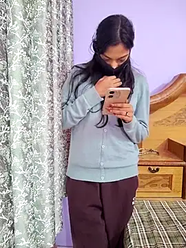 Student12th online show from 12-21-25, 04:58