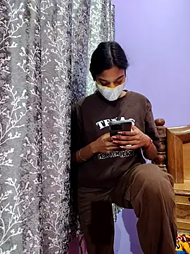 Student12th online show from 11-24-25, 05:02