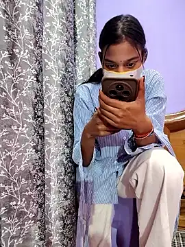 Student12th online show from 11-13-25, 04:44