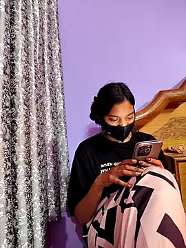 Student12th online show from 12-19-25, 04:31