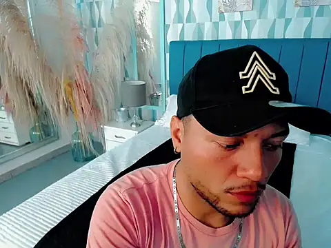 Snapshot of sebastian_cruz_ chatting on 11-09-25, 01:53 sebastian cruz online show from 11-09-25, 01:53