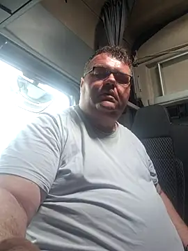 Snapshot of Grase44 chatting on 02-04-26, 01:28 Grase44 online show from 02-04-26, 01:28