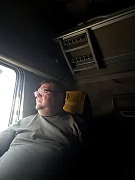 Snapshot of Grase44 chatting on 03-06-26, 01:28 Grase44 online show from 03-06-26, 01:28