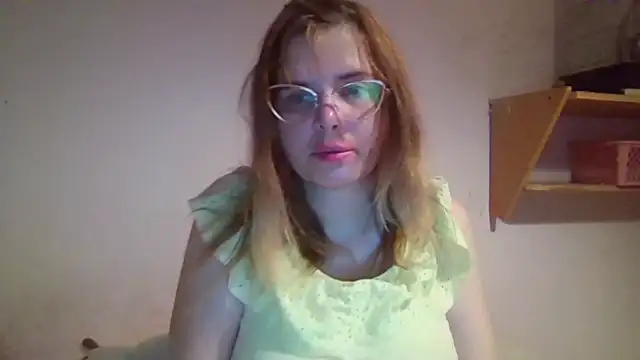 Snapshot of HornyElena chatting on 11-13-25, 07:07 HornyElena online show from 11-13-25, 07:07