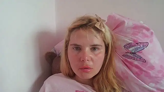 Snapshot of HornyElena chatting on 07-18-26, 09:51 HornyElena online show from 07-18-26, 09:51