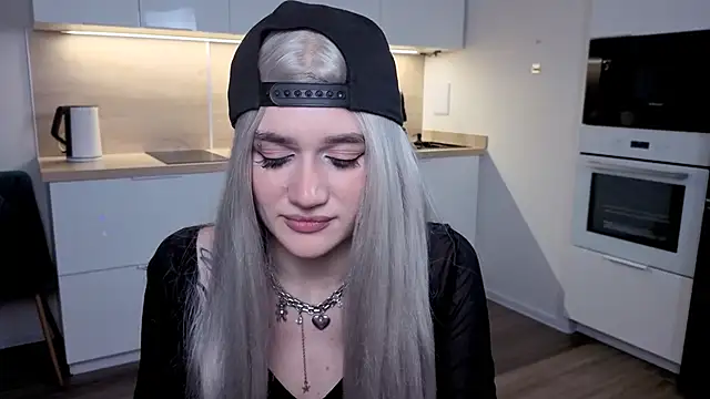 eshleeygreen online show from 12-04-25, 03:44