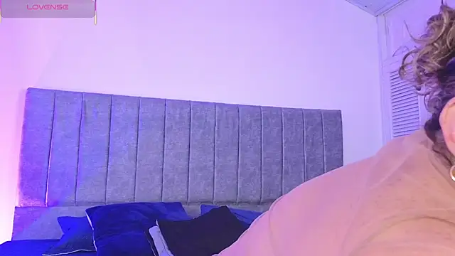 CurvyRosse  online show from 12-15-25, 12:11