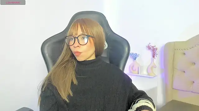 LuluuBerry online show from 11-17-25, 02:43