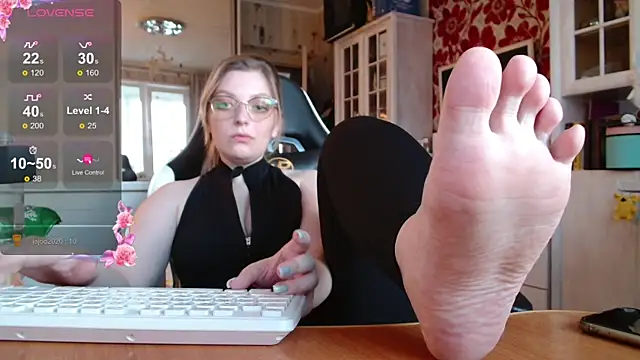 dominyantrix online show from 11-15-25, 10:52