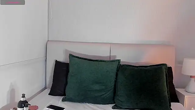 ARI FLAME online show from 04-30-26, 06:48