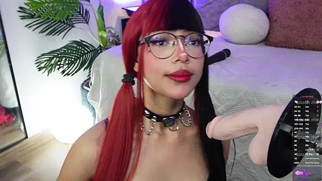  ViolletteNoir  online show from 06-24-26, 09:01