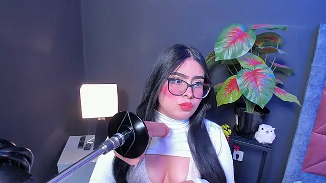 Amy whittee online show from 04-04-26, 03:46