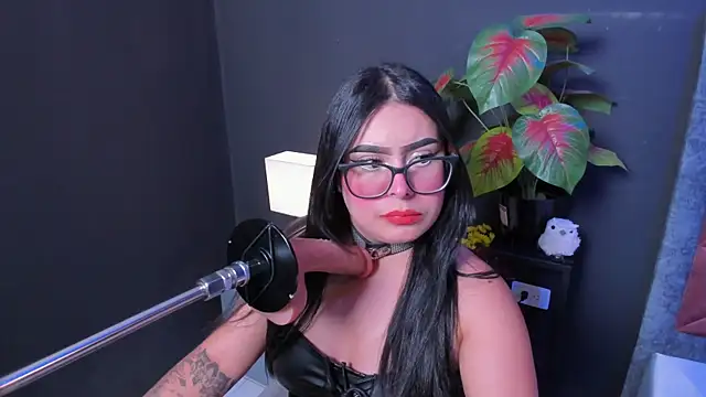 Amy whittee online show from 04-05-26, 03:35