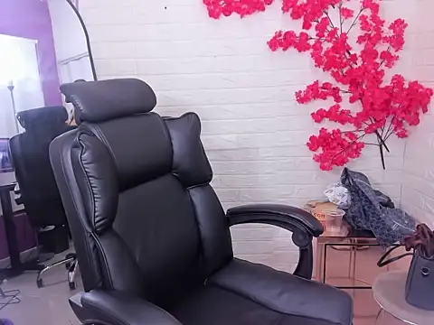 MiaStorm1 online show from 11-06-25, 11:53