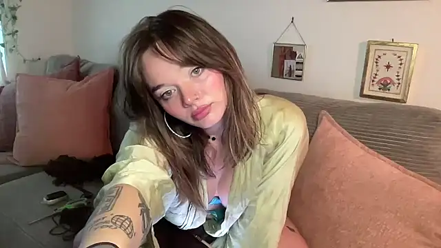 Snapshot of angelgirl98 chatting on 02-23-26, 10:21 angelgirl98 online show from 02-23-26, 10:21