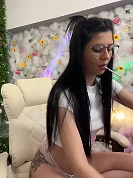 Candy T33n online show from 12-04-25, 04:39