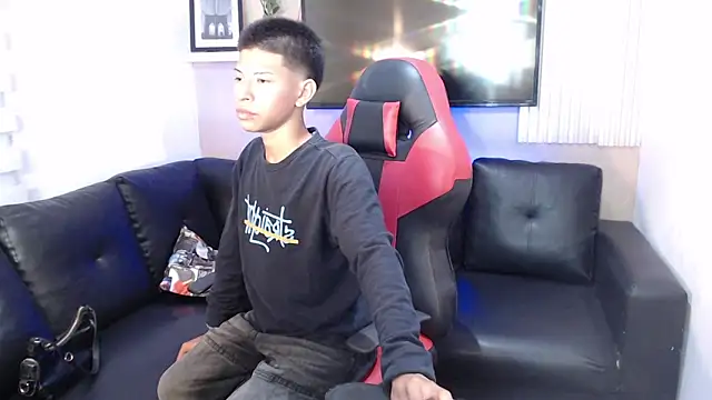 Tessachains 2  online show from 01-08-26, 03:23