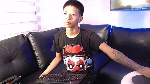 Tessachains 2  online show from 01-13-26, 04:11