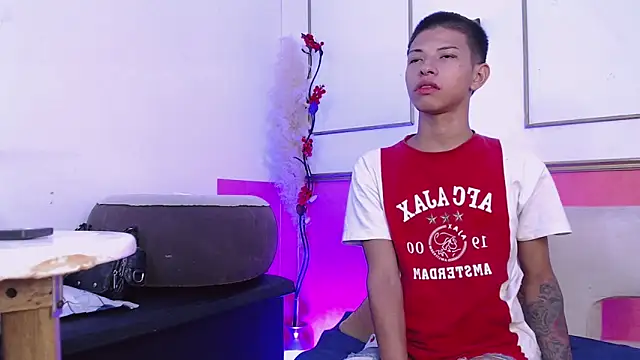 Tessachains 2  online show from 12-19-25, 04:49