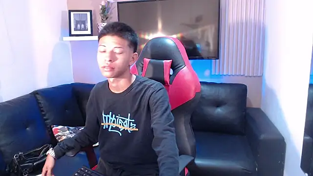 Tessachains 2  online show from 01-08-26, 03:29