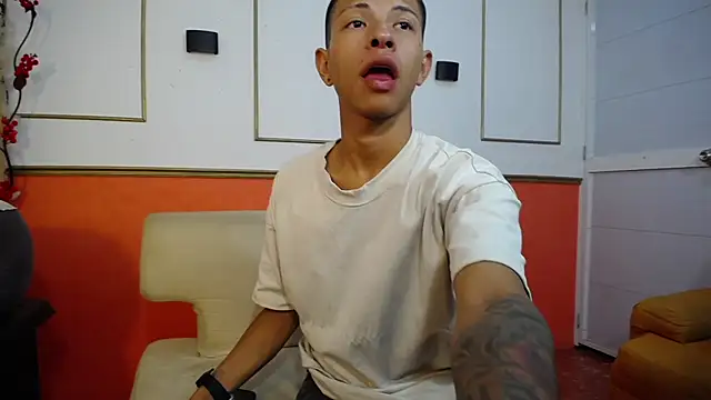 Tessachains 2  online show from 12-05-25, 01:38