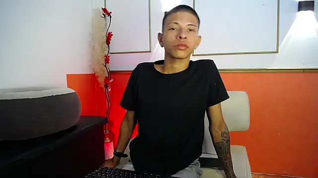 Tessachains 2  online show from 12-04-25, 02:10