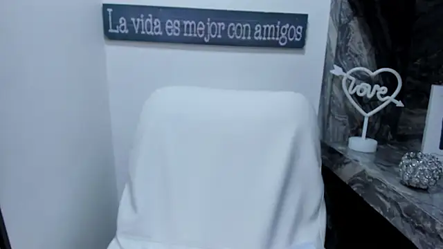 foxy daphne online show from 11-08-25, 06:11