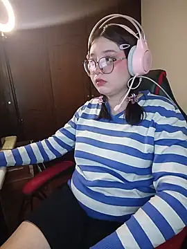 Michi sauria1 online show from 07-15-26, 12:56