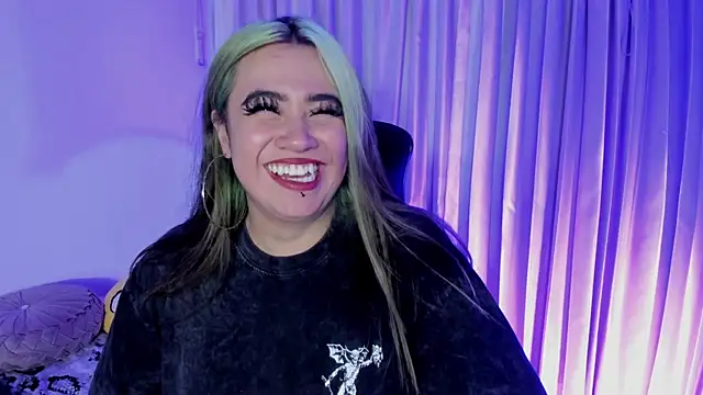 Lilith Zenith  online show from 12-19-25, 04:38