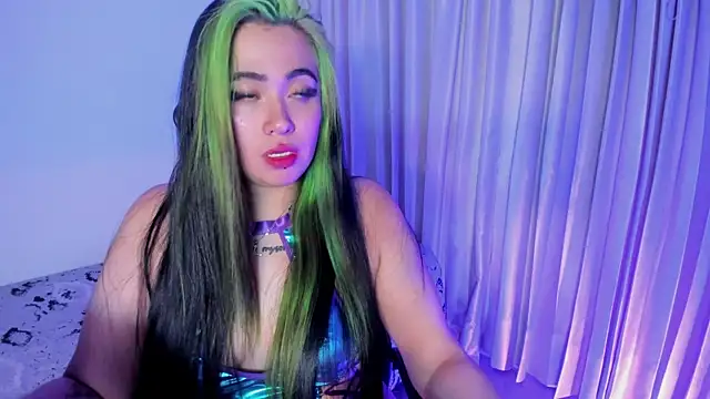 Lilith Zenith  online show from 11-30-25, 04:24