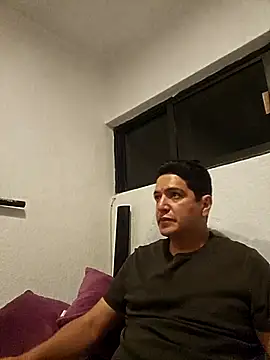 Snapshot of yayo_33 chatting on 04-11-26, 03:03 yayo 33 online show from 04-11-26, 03:03