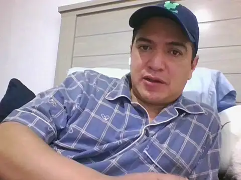 Snapshot of yayo_33 chatting on 11-10-25, 02:38 yayo 33 online show from 11-10-25, 02:38