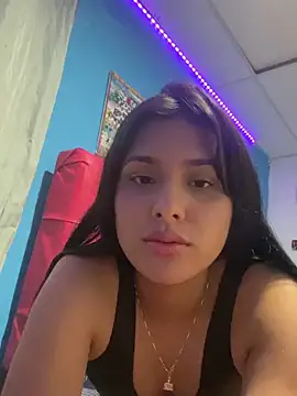 Chiquinquira3 online show from 11-16-25, 03:44