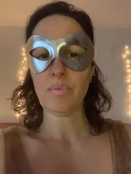 massagistahotbrunette online show from 03-08-26, 06:11