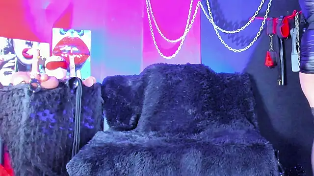 KatrinaStone online show from 12-20-25, 09:06