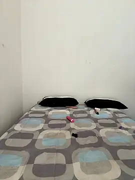 NiaLong21  online show from 11-16-25, 02:33