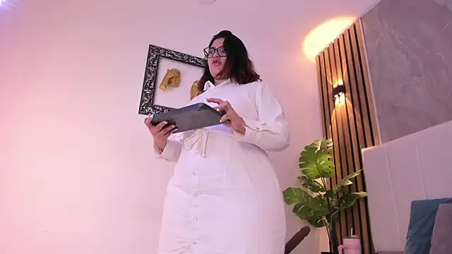 Carlotta de velour online show from 06-22-26, 03:12