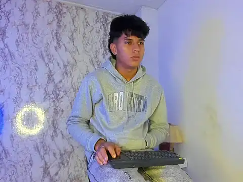 Valentino Lane online show from 02-10-26, 05:50