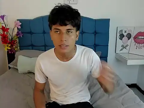 Valentino Lane online show from 01-08-26, 02:17