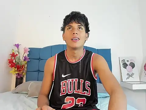 Valentino Lane online show from 01-19-26, 02:26