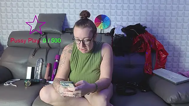 Snapshot of JadeStarUK chatting on 03-11-26, 11:43 JadeStarUK online show from 03-11-26, 11:43