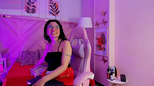 DemiJones  online show from 12-18-25, 04:39