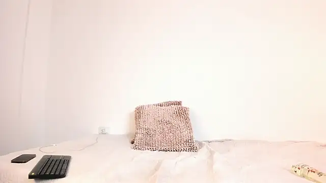 Snapshot of Tallytee chatting on 07-09-26, 04:57 Tallytee online show from 07-09-26, 04:57