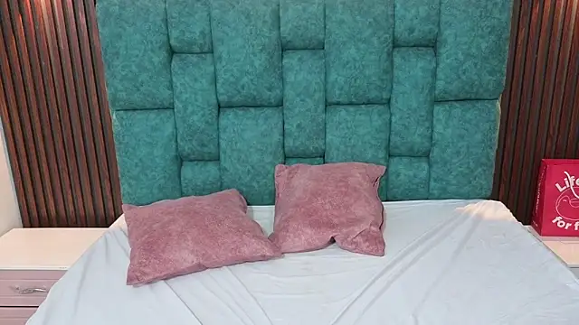 Snapshot of AyananSin chatting on 11-09-25, 12:09 AyananSin online show from 11-09-25, 12:09