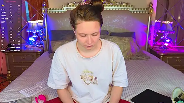 HolyBabyDoll online show from 11-09-25, 04:49